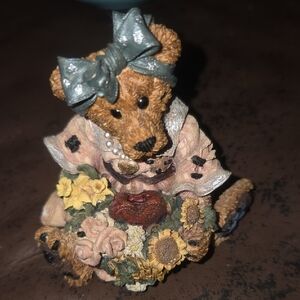 Boyd's Bears. "Justina" The Message Bearer